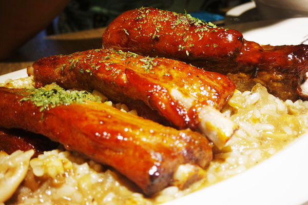 (FoOd桃園)♥【蘑菇森林義大利麵坊(桃園ATT筷食尚店)】CP值很高的主題式風格義式餐廳,份量很大吃得很飽又滿足了味蕾