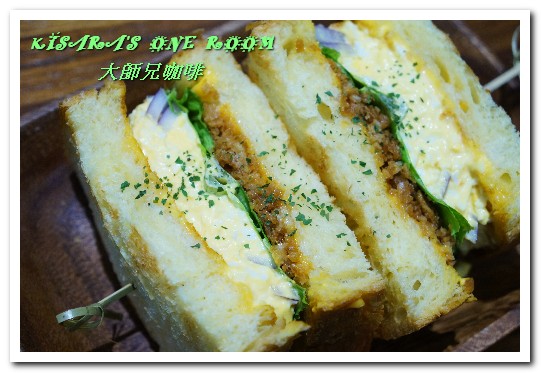 大師兄咖啡：南京三民早午餐．咖啡館不只能喝咖啡，還能把麻辣鍋拿在手上吃！──大師兄咖啡