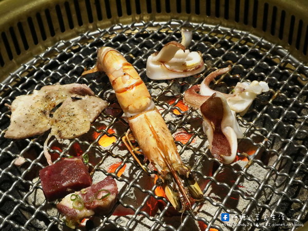 市太郎燒肉市場:〖台中│美食〗市太郎燒肉市場 ❤ 西屯區日式燒肉推薦,近秋紅谷生態公園~全新菜單新亮相,除了日式燒肉外,還推出CP值破表的商業午餐,只要198元起,還有專人為您燒烤唷!!