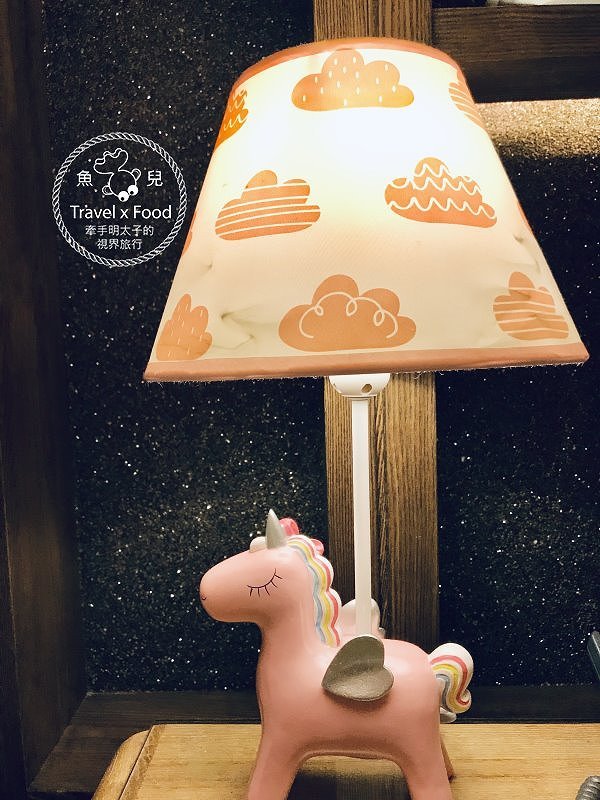 芭蕾城市渡假旅店，我與獨角獸的美好時光｜台中最美Motel，KTV、泳池、超夢幻獨角獸主題房 @魚兒 x 牽手明太子的「視」界旅行