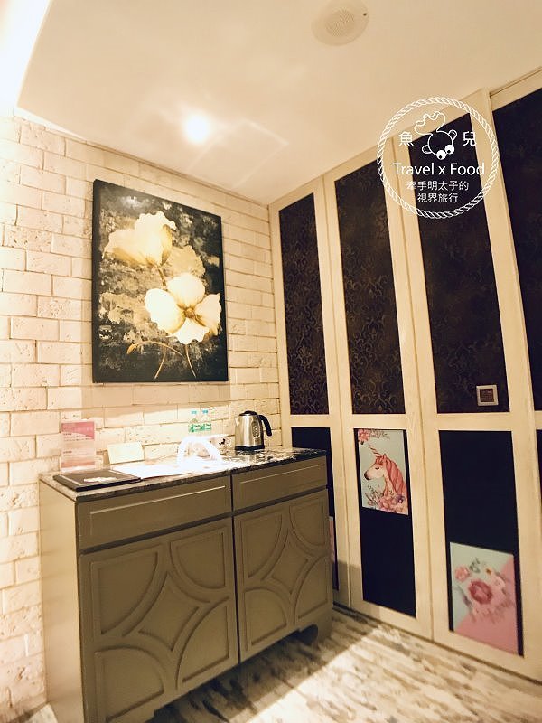 芭蕾城市渡假旅店，我與獨角獸的美好時光｜台中最美Motel，KTV、泳池、超夢幻獨角獸主題房 @魚兒 x 牽手明太子的「視」界旅行