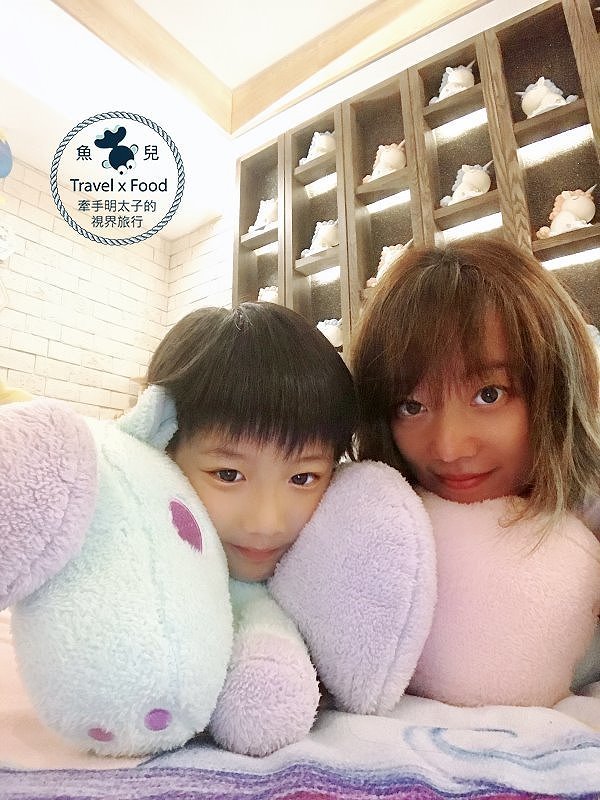 芭蕾城市渡假旅店，我與獨角獸的美好時光｜台中最美Motel，KTV、泳池、超夢幻獨角獸主題房 @魚兒 x 牽手明太子的「視」界旅行