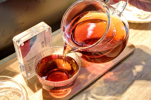 23841686931_1ca1191cfb_z