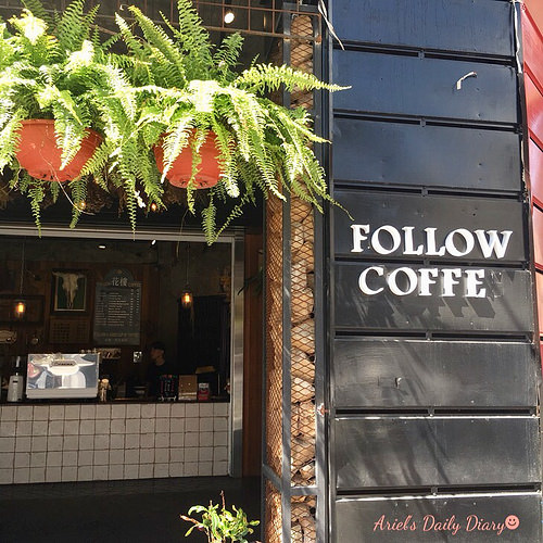 【台南小店】隱身在舊戲院騎樓的超美咖啡店★花樓咖啡★乾燥花裝飾配漸層色飲品IG蔓延燒不停,還沒來打卡就落伍啦~