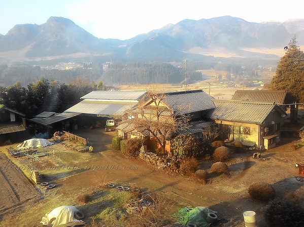 南阿蘇小火車：火車快飛~~  ...南阿蘇鉄道風情.. 田野連川谷‧冷風伴晨曦