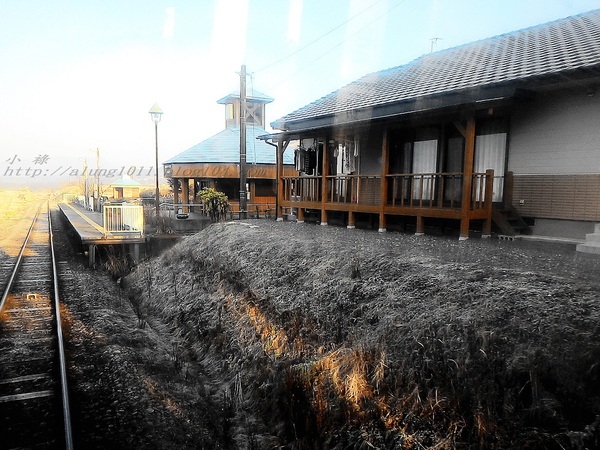 南阿蘇小火車：火車快飛~~  ...南阿蘇鉄道風情.. 田野連川谷‧冷風伴晨曦