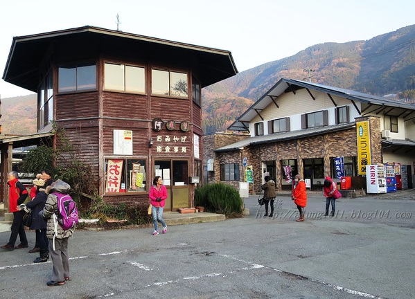 南阿蘇小火車：火車快飛~~  ...南阿蘇鉄道風情.. 田野連川谷‧冷風伴晨曦