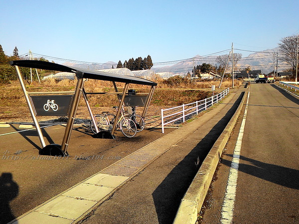 南阿蘇小火車：火車快飛~~  ...南阿蘇鉄道風情.. 田野連川谷‧冷風伴晨曦