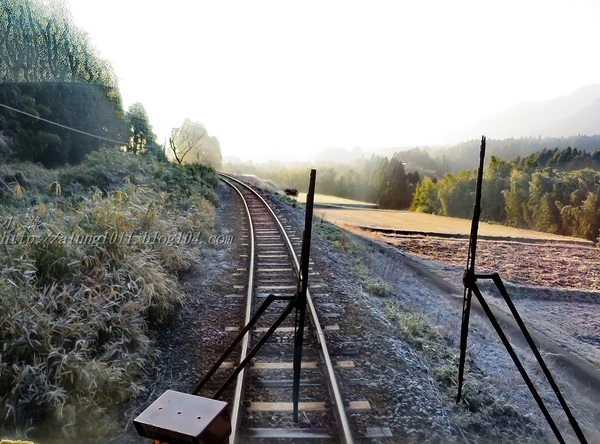 南阿蘇小火車：火車快飛~~  ...南阿蘇鉄道風情.. 田野連川谷‧冷風伴晨曦
