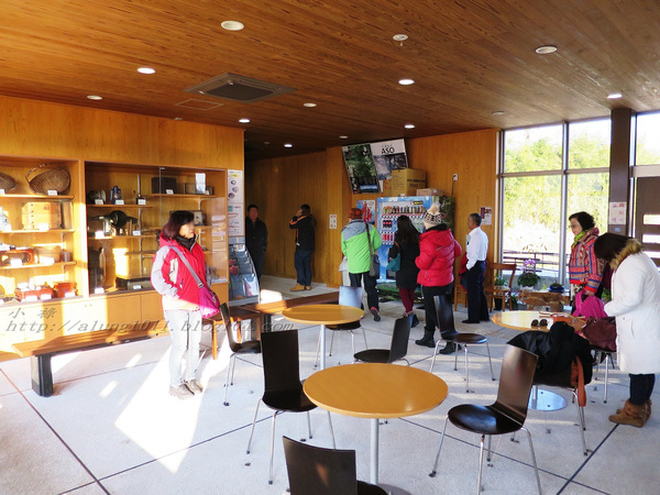 南阿蘇小火車：火車快飛~~  ...南阿蘇鉄道風情.. 田野連川谷‧冷風伴晨曦