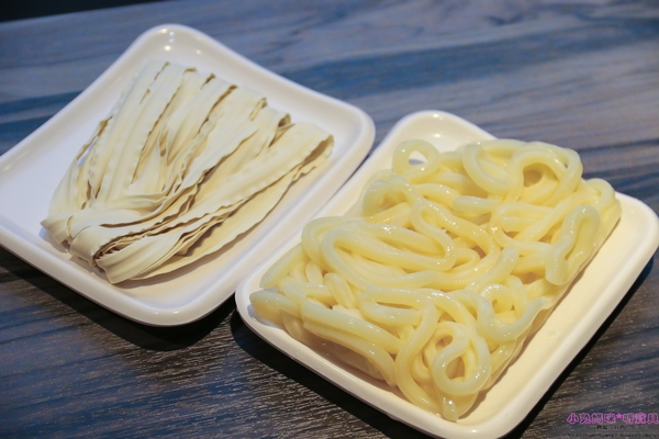 湯正黑潮涮涮:【新莊火鍋】☼湯正黑潮涮涮☼安格斯牛小排(prime)18盎司、海鮮大而新鮮,食材講究,海陸全包一次滿足!♥♥