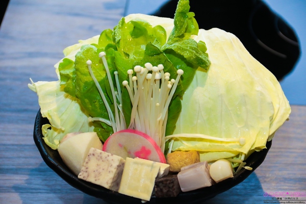 湯正黑潮涮涮:【新莊火鍋】☼湯正黑潮涮涮☼安格斯牛小排(prime)18盎司、海鮮大而新鮮,食材講究,海陸全包一次滿足!♥♥