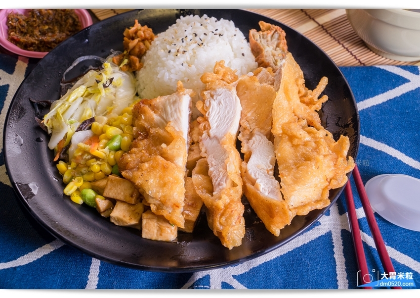 台北南京復興站最強外送便當,九九食坊,30款便當天天隨意變換！外帶內用免費享用溫體豬大骨湯喝到飽～獨家小魚乾XO醬超下飯,捷運南京復興站便當推薦,台北中山區便當外送推薦, - 大胃米粒 DAVID &