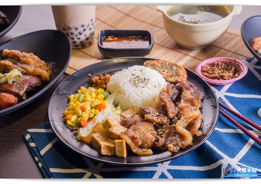 台北南京復興站最強外送便當,九九食坊,30款便當天天隨意變換！外帶內用免費享用溫體豬大骨湯喝到飽～獨家小魚乾XO醬超下飯,捷運南京復興站便當推薦,台北中山區便當外送推薦, - 大胃米粒 DAVID &