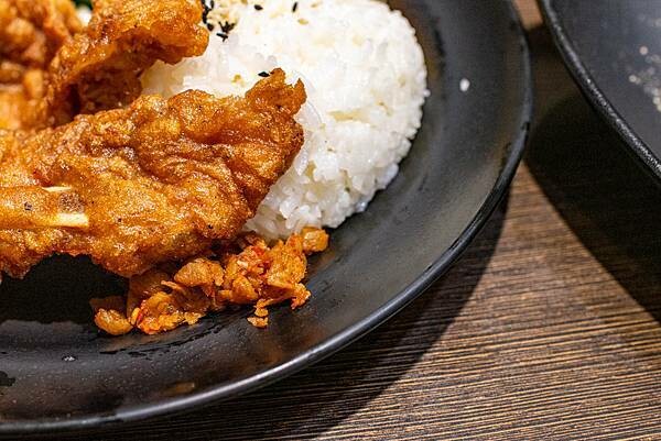 【台北便當店】九九食坊-每日便當訂單上百個，自行研製的美味主菜，超多口味讓你吃不膩