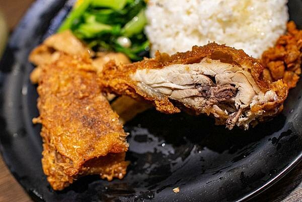 【台北便當店】九九食坊-每日便當訂單上百個，自行研製的美味主菜，超多口味讓你吃不膩