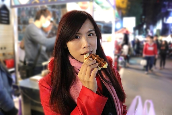 wake up 比利時鬆餅：【桃園食記】中原夜市推薦好吃鬆餅~醒醒吧比利時鬆餅WAKEUP WAFFLE/現做現烤13種口味每日限量賣完就沒囉