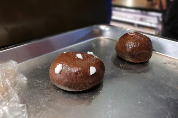 wake up 比利時鬆餅：【桃園食記】中原夜市推薦好吃鬆餅~醒醒吧比利時鬆餅WAKEUP WAFFLE/現做現烤13種口味每日限量賣完就沒囉