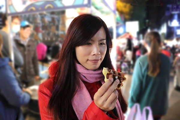 wake up 比利時鬆餅：【桃園食記】中原夜市推薦好吃鬆餅~醒醒吧比利時鬆餅WAKEUP WAFFLE/現做現烤13種口味每日限量賣完就沒囉