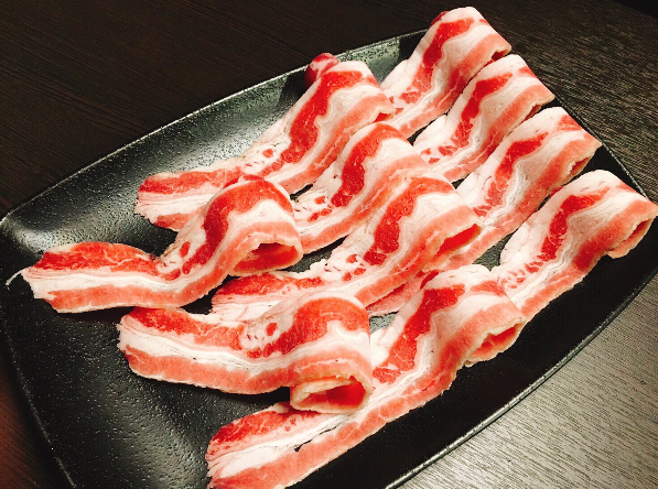 【明德】丰明殿昆布蔬果涮涮鍋 明德殿｜只要370元就能吃到的霸王級肉盤套餐