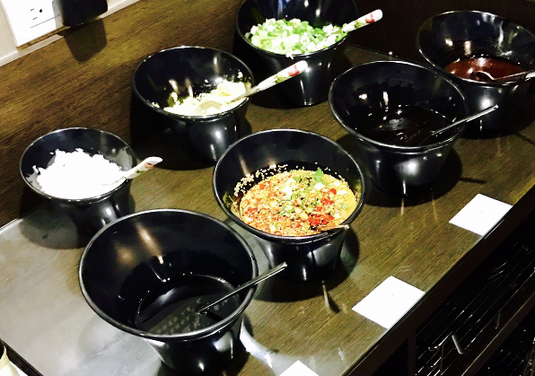 【明德】丰明殿昆布蔬果涮涮鍋 明德殿｜只要370元就能吃到的霸王級肉盤套餐