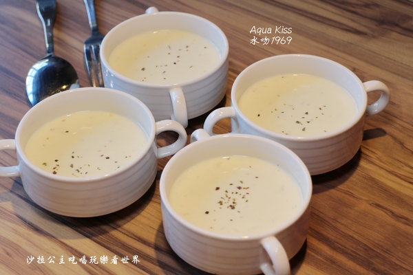 Aqua Kiss水吻1969:西門町創意料理『Aqua Kiss水吻1969』現場演唱/捷運西門站