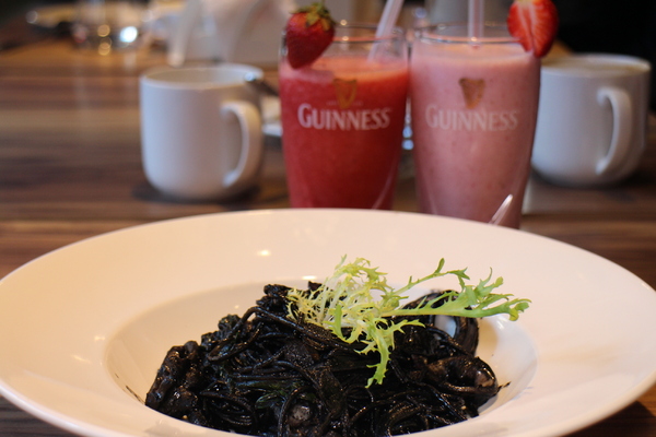 Aqua Kiss水吻1969:西門町創意料理『Aqua Kiss水吻1969』現場演唱/捷運西門站