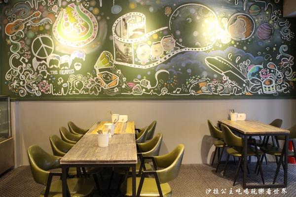 Aqua Kiss水吻1969:西門町創意料理『Aqua Kiss水吻1969』現場演唱/捷運西門站