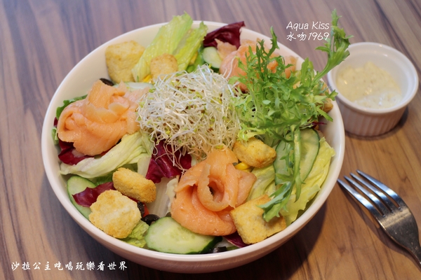 Aqua Kiss水吻1969:西門町創意料理『Aqua Kiss水吻1969』現場演唱/捷運西門站