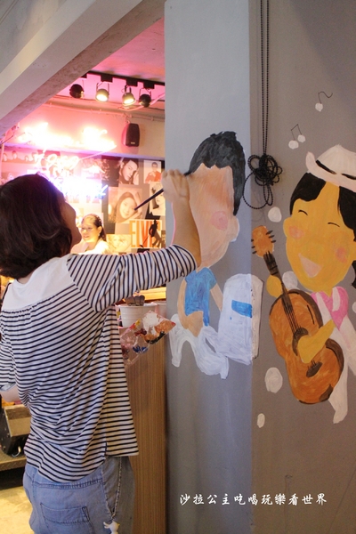 Aqua Kiss水吻1969:西門町創意料理『Aqua Kiss水吻1969』現場演唱/捷運西門站