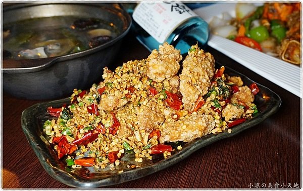 澤多海鮮燒烤板屋：台中西區』澤多海鮮燒烤板屋║聚餐宵夜小酌推薦，看球賽、射飛鏢另類夜店風，XO炒波士頓龍蝦只要399元!