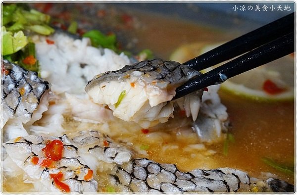 澤多海鮮燒烤板屋：台中西區』澤多海鮮燒烤板屋║聚餐宵夜小酌推薦，看球賽、射飛鏢另類夜店風，XO炒波士頓龍蝦只要399元!