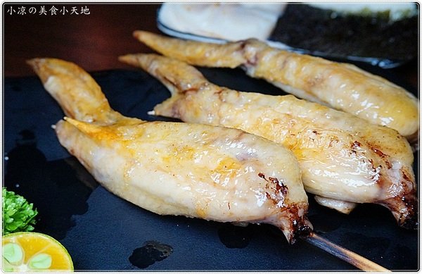 澤多海鮮燒烤板屋：台中西區』澤多海鮮燒烤板屋║聚餐宵夜小酌推薦，看球賽、射飛鏢另類夜店風，XO炒波士頓龍蝦只要399元!