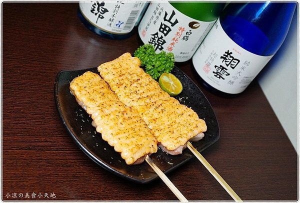 澤多海鮮燒烤板屋：台中西區』澤多海鮮燒烤板屋║聚餐宵夜小酌推薦，看球賽、射飛鏢另類夜店風，XO炒波士頓龍蝦只要399元!