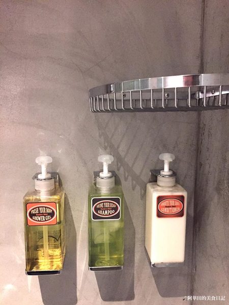 路徒行旅Roaders Hotel：【台北西門町】路徒行旅Roaders Hotel評價超高且價格低，徒步至捷運站不用五分鐘！(2016年4月開幕)