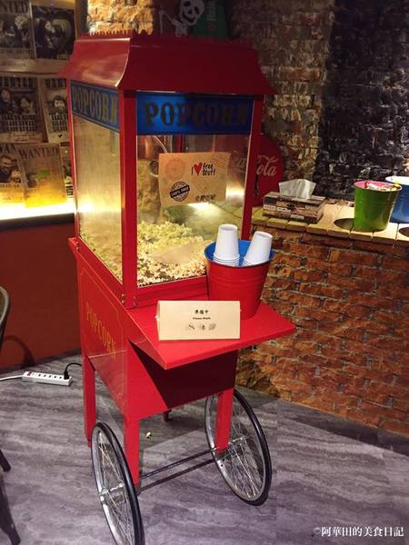 路徒行旅Roaders Hotel：【台北西門町】路徒行旅Roaders Hotel評價超高且價格低，徒步至捷運站不用五分鐘！(2016年4月開幕)