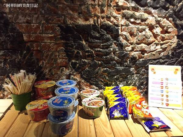 路徒行旅Roaders Hotel：【台北西門町】路徒行旅Roaders Hotel評價超高且價格低，徒步至捷運站不用五分鐘！(2016年4月開幕)