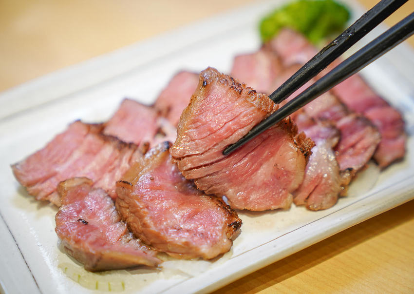 [高雄文化中心美食]赤燒分子廚藝丼-肉控必吃肉肉丼飯!滿足老饕的極致手藝 - 美食好芃友