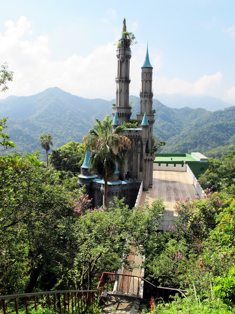 【新竹關西廢墟童話世界】迪士尼睡美人城堡夢幻景點~佛陀世界