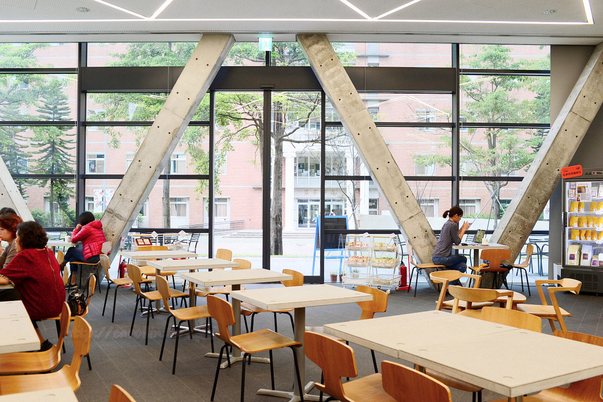 【美食】台中。霧峰《芒果咖啡 Mango Modern 》亞洲大學現代美術館 與安藤忠雄建築下午茶 - 卡琳。摸魚兒趣