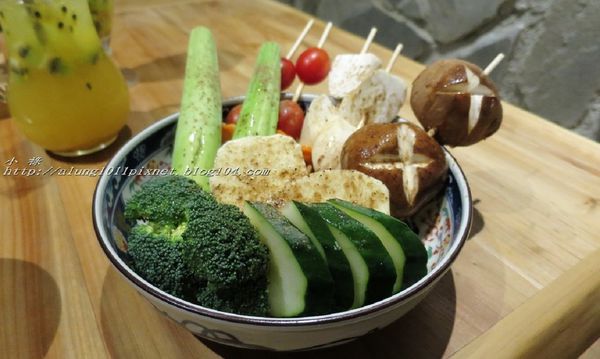 締藏和牛燒肉：囲炉裏(いろり)烤正宗澳洲和牛       ..台中締藏和牛燒肉‧愛評體驗團