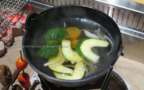 締藏和牛燒肉：囲炉裏(いろり)烤正宗澳洲和牛       ..台中締藏和牛燒肉‧愛評體驗團