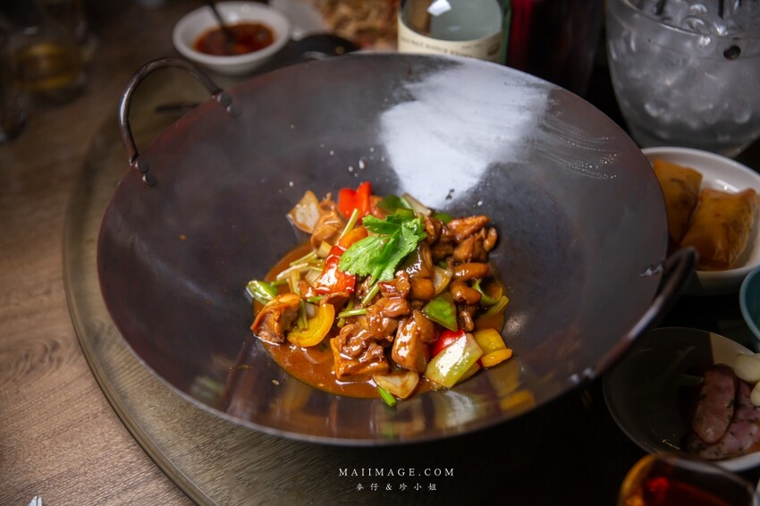 台北美食|南村私廚小酒棧~連續兩年米其林餐盤推薦,2022全新菜色道道精彩、捷運忠孝敦化美食。