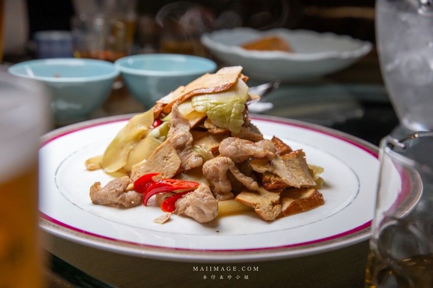 台北美食|南村私廚小酒棧~連續兩年米其林餐盤推薦,2022全新菜色道道精彩、捷運忠孝敦化美食。