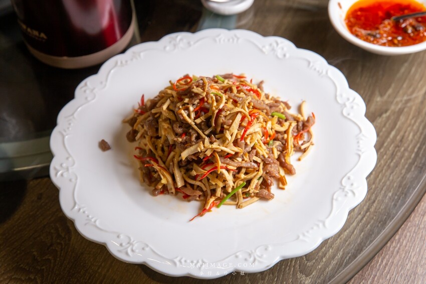 台北美食|南村私廚小酒棧~連續兩年米其林餐盤推薦,2022全新菜色道道精彩、捷運忠孝敦化美食。