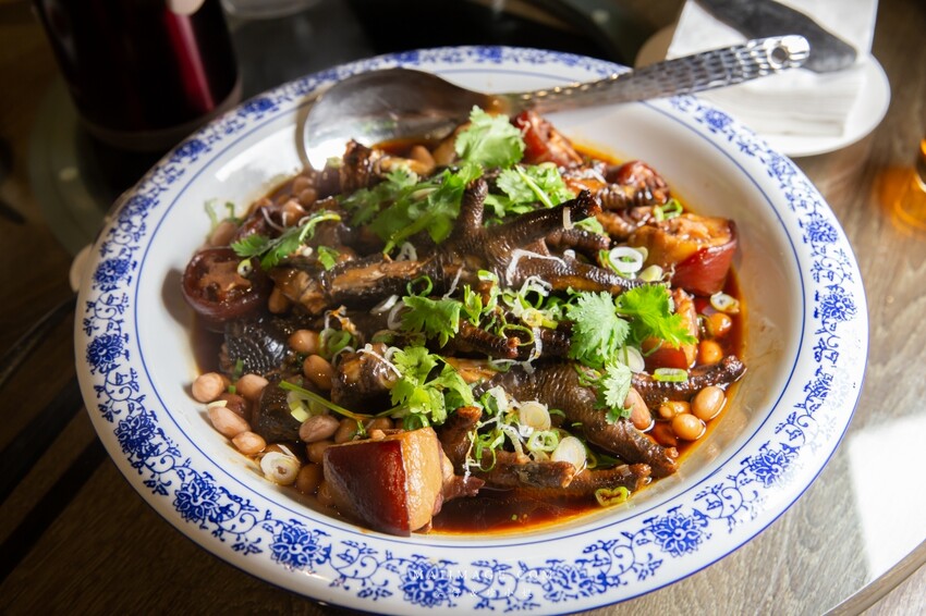 台北美食|南村私廚小酒棧~連續兩年米其林餐盤推薦,2022全新菜色道道精彩、捷運忠孝敦化美食。