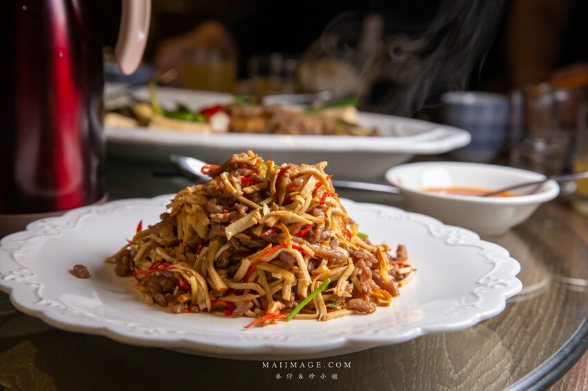 台北美食|南村私廚小酒棧~連續兩年米其林餐盤推薦,2022全新菜色道道精彩、捷運忠孝敦化美食。