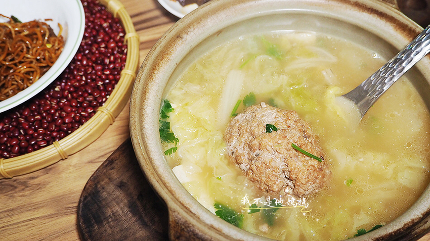 河南菜,東區私房眷村菜,北門鳳李冰,毛澤東紅燒肉,南村私廚年菜,南村小吃店菜單,河南蒸麵 南村,外省菜 台北,大安區 私廚,南村食堂,毛主席紅燒肉