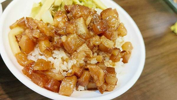 津味肉圓｜江子翠附近好吃的肉圓，軟Ｑ軟Ｑ口感迷人