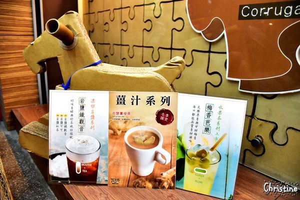 【台中。美食】西屯 / 瓦楞,特色飲品,讓人難以忘懷的滋味,岩鹽奶蓋系列,順口鹹味和茶香的好組合